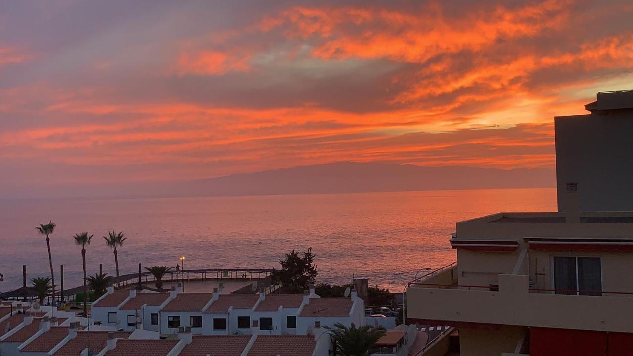 Апартаменты Cozy Beachfront Flat With Pool & Panoramic Sea View Terrace Пуэрто-де-Сантьяго Экстерьер фото